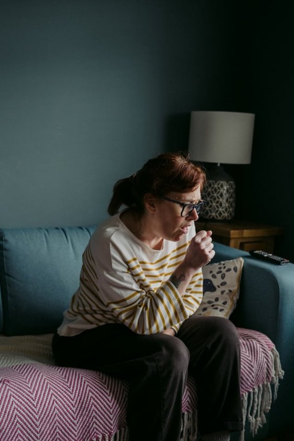 Coqueluche : Guide complet sur les symptômes, solutions thérapeutiques et prévention de l'infection respiratoire