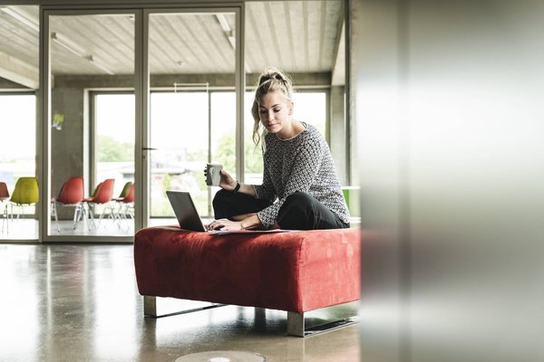 Comment adopter une assise ergonomique pour améliorer sa posture ?