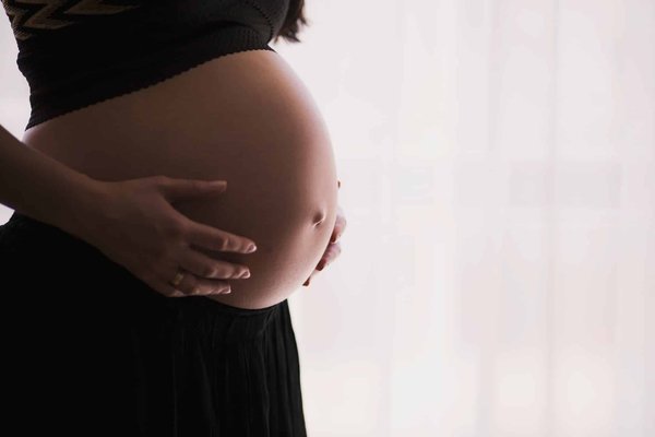 Quelles sont les meilleures pratiques pour gérer une grossesse après une FIV ?